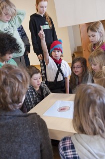 Formidling i Vindusgalleriet, Nasjonalmuseet, 2011. 5. klasse ved Ila skole, Oslo. Foto: Nasjonalmuseet